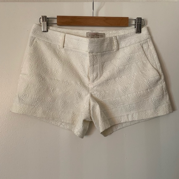 Banana Republic textured pattern cream shorts - Picture 1 of 7